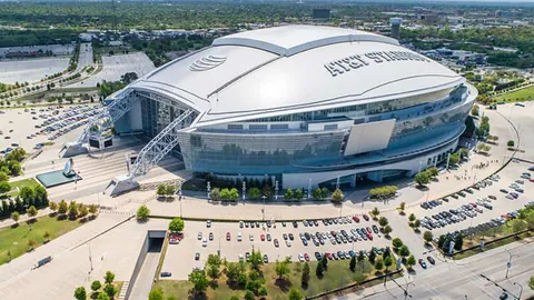 滕哈格赛季启幕前执教将离场，对老特拉福德场馆感情深厚不舍